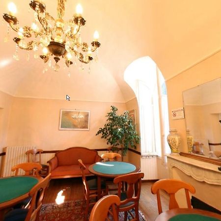 Hotel Eden Sanremo Bagian luar foto