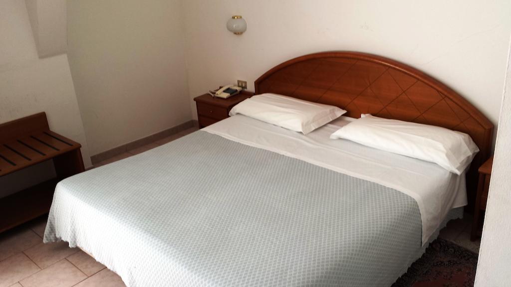 Hotel Eden Sanremo Ruang foto