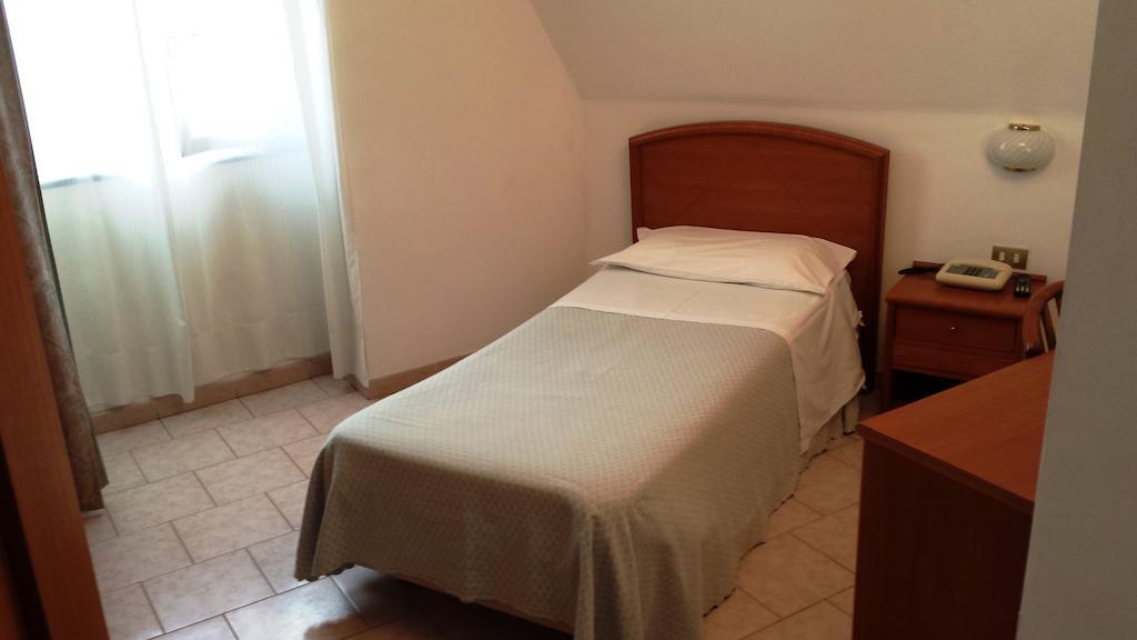 Hotel Eden Sanremo Bagian luar foto