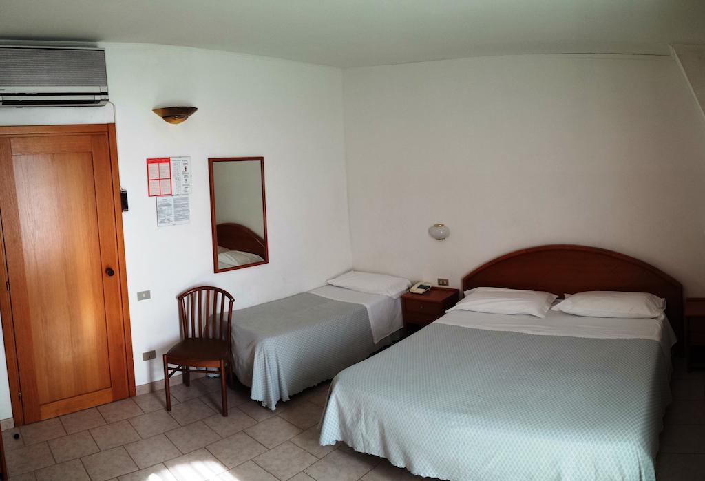 Hotel Eden Sanremo Ruang foto