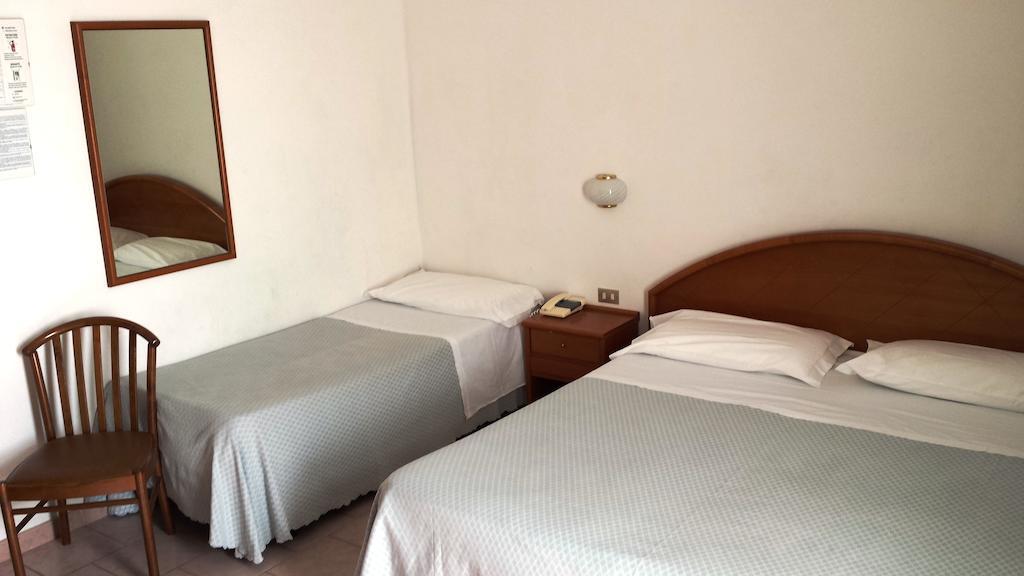 Hotel Eden Sanremo Bagian luar foto